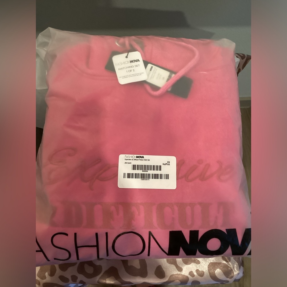Fashion Nova 2-Piece Expensive & Difficult Acid Washed Pink Fleece Set - XS - BN - Picture 2 of 8